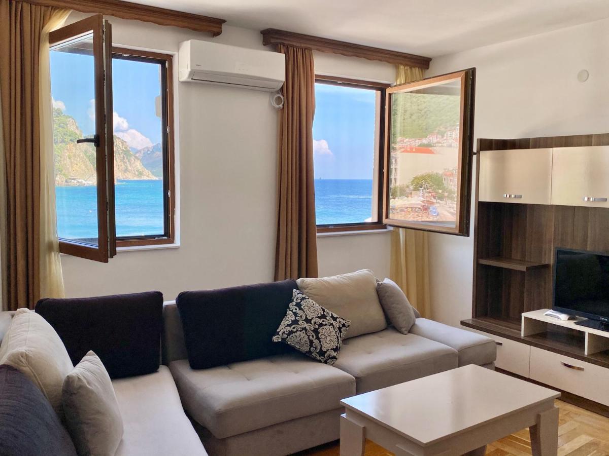 Apartments First Line Petrovac na moru Exterior foto