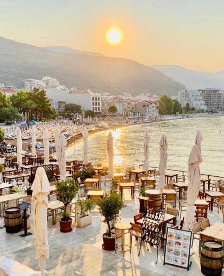 Apartments First Line Petrovac na moru Exterior foto