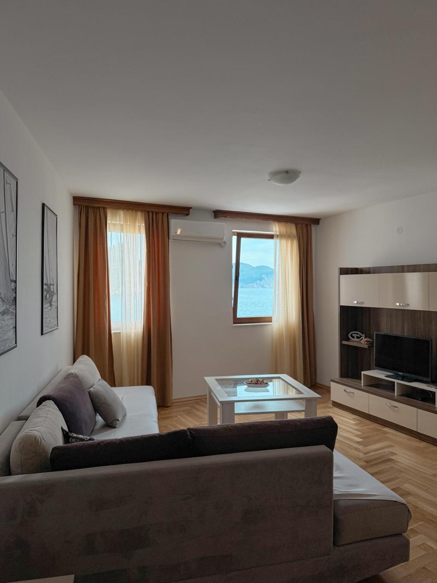 Apartments First Line Petrovac na moru Exterior foto