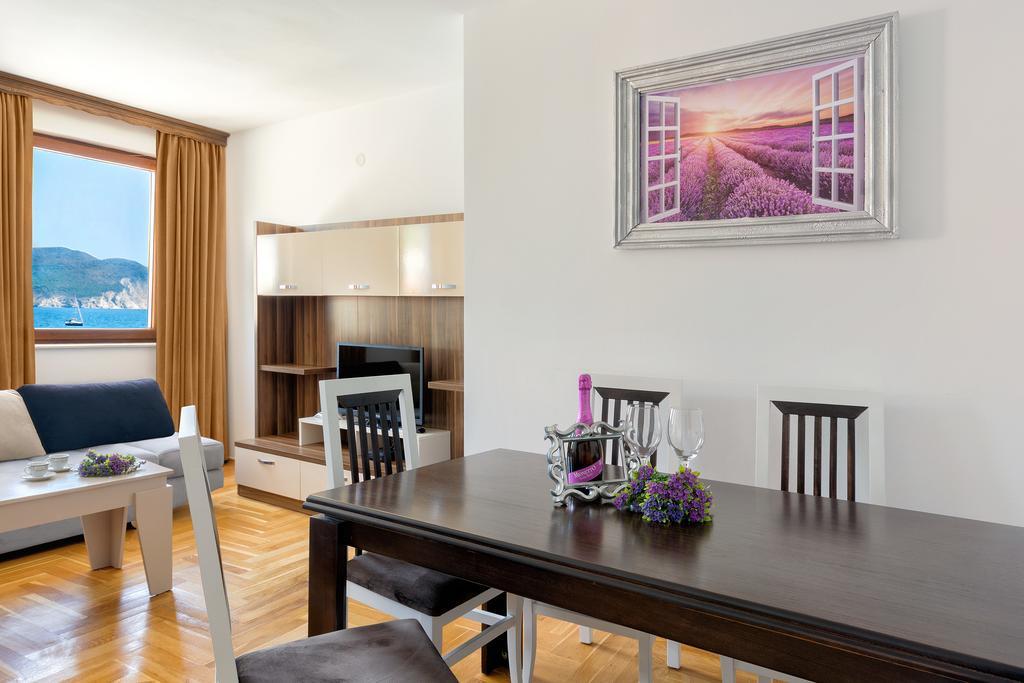 Apartments First Line Petrovac na moru Exterior foto
