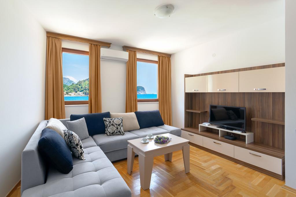 Apartments First Line Petrovac na moru Exterior foto